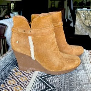 UGG wedge booties size 6.5 in like new condition worn maybe 2 time